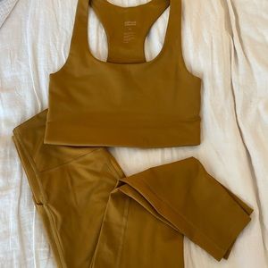 SADDLE HIGH-RISE POCKET LEGGING
